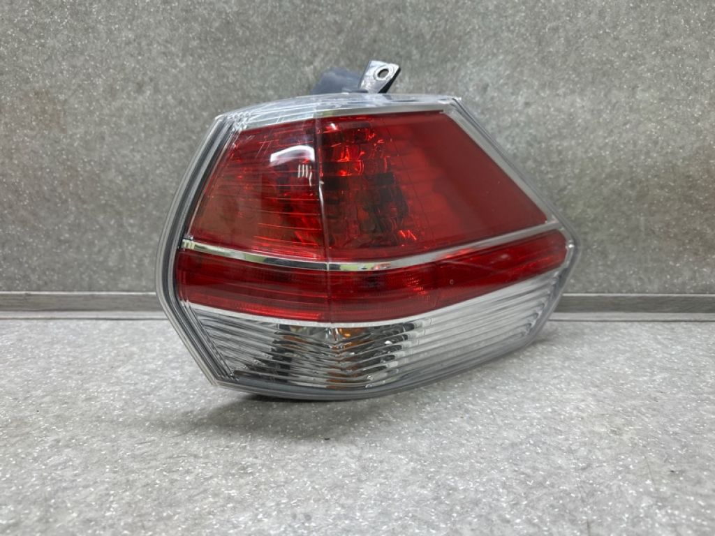 265504BA0A | Ліхтар зовнішній прав. NISSAN X-TRAIL/ROGUE T32 13-20