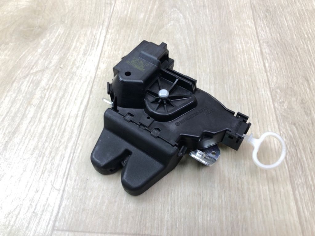 A 117 750 00 85 | Замок кришки багажника MERCEDES C-CLASS W205 16-21