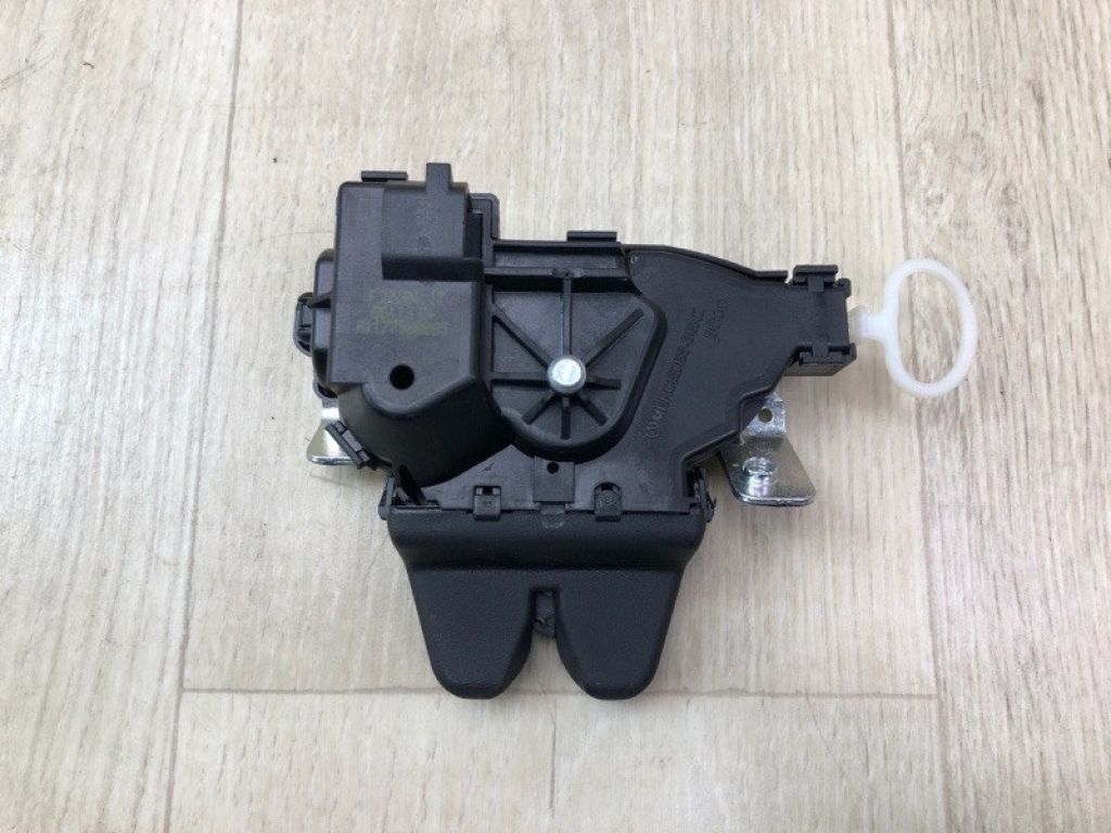 A 117 750 00 85 | Замок кришки багажника MERCEDES C-CLASS W205 16-21 - Фото 2