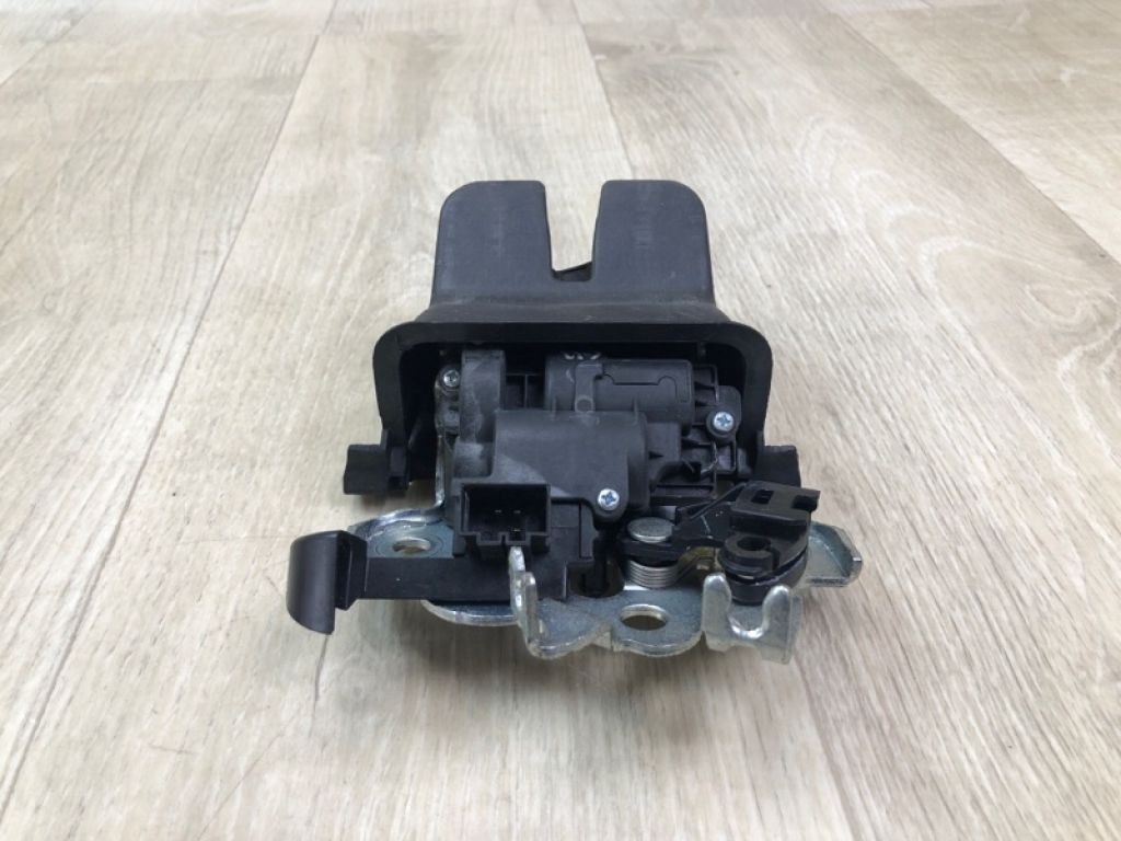 561827505 | Замок кришки багажника VOLKSWAGEN PASSAT B7 11-15 - Фото 3