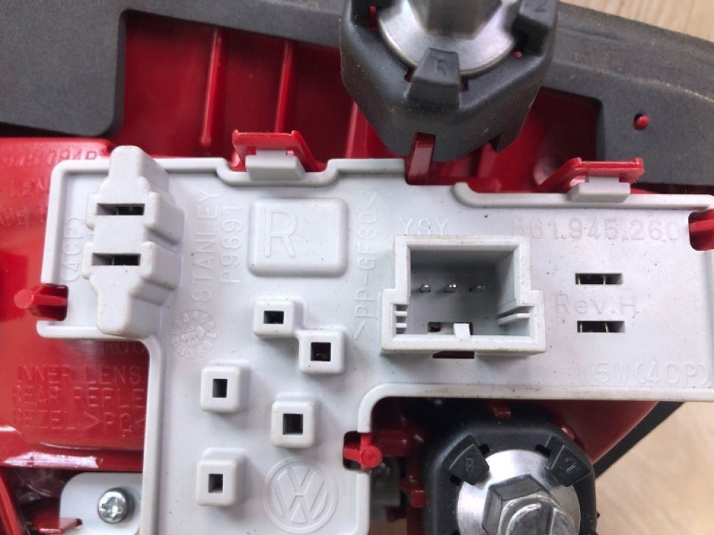 561945094C | Ліхтар внутрішній прав. VOLKSWAGEN PASSAT B7 11-15 - Фото 7