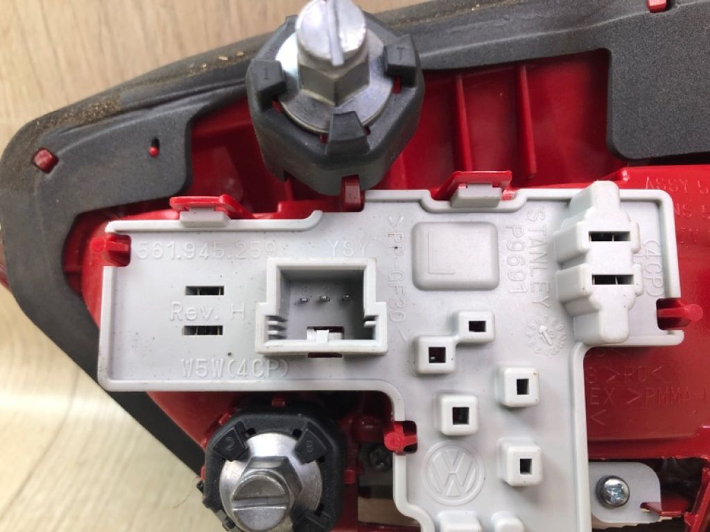 561945093C | Ліхтар внутрішній лів. VOLKSWAGEN PASSAT B7 11-15 - Фото 6