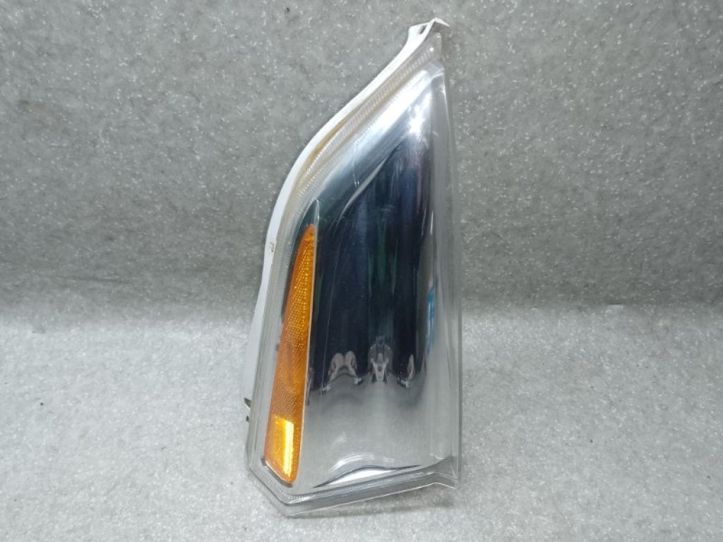 261803NF0A | Покажчик повороту передн. прав. NISSAN LEAF 10-17