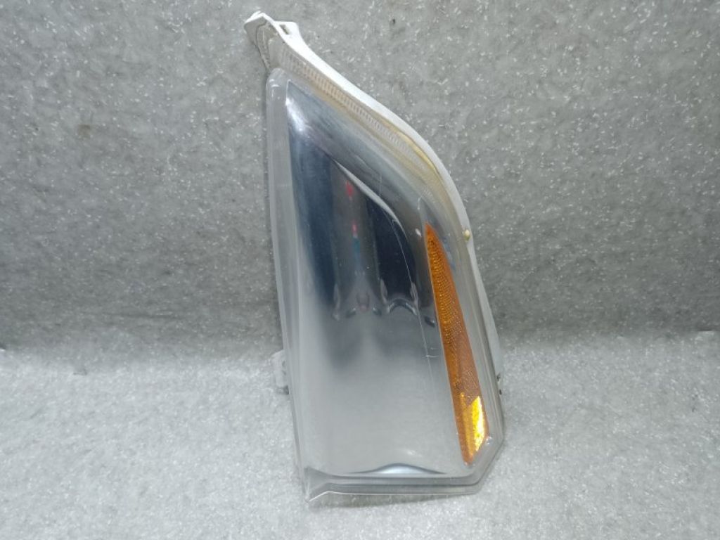 261853NF0A | Покажчик повороту передн. лів. NISSAN LEAF 10-17