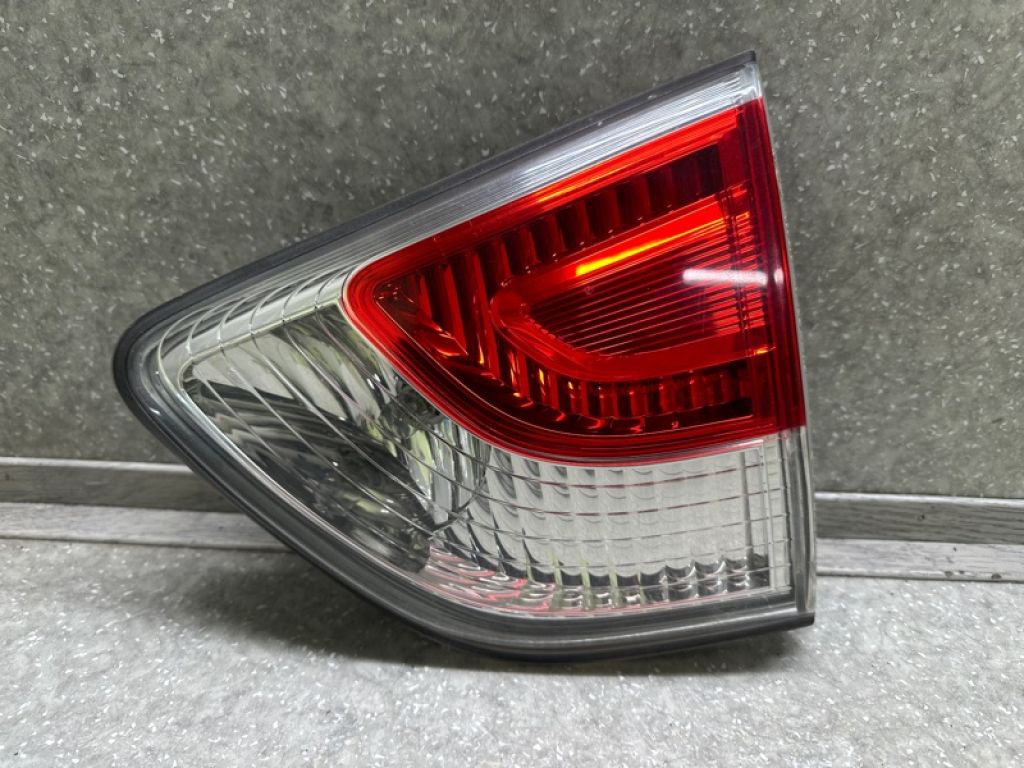 26550-3KA2A | Ліхтар внутрішній прав. NISSAN PATHFINDER R52 12-21
