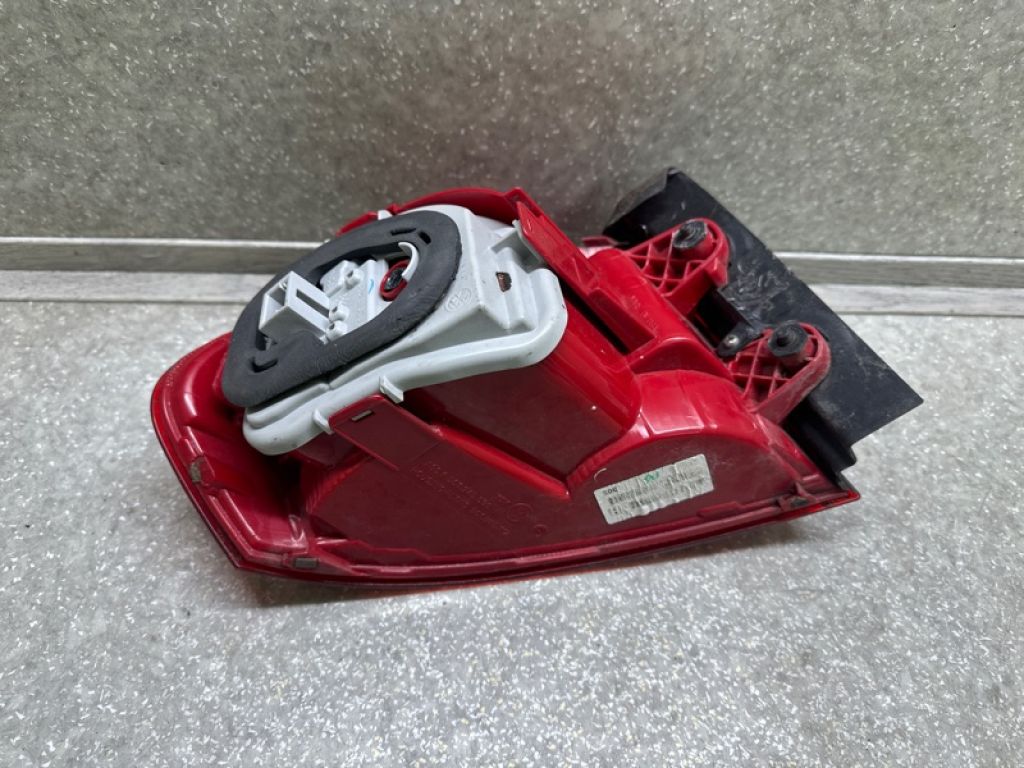 561945096H | Ліхтар зовнішній прав. VOLKSWAGEN PASSAT B7 11-15 - Фото 6