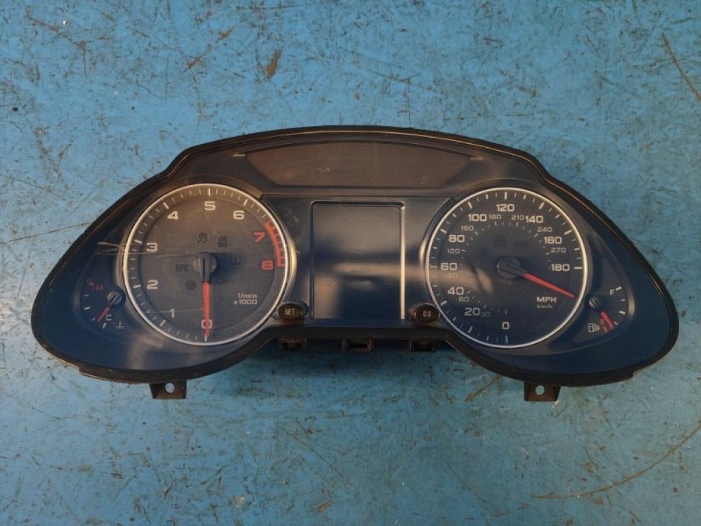 5550016205 | Панель приладів AUDI Q5 08-16