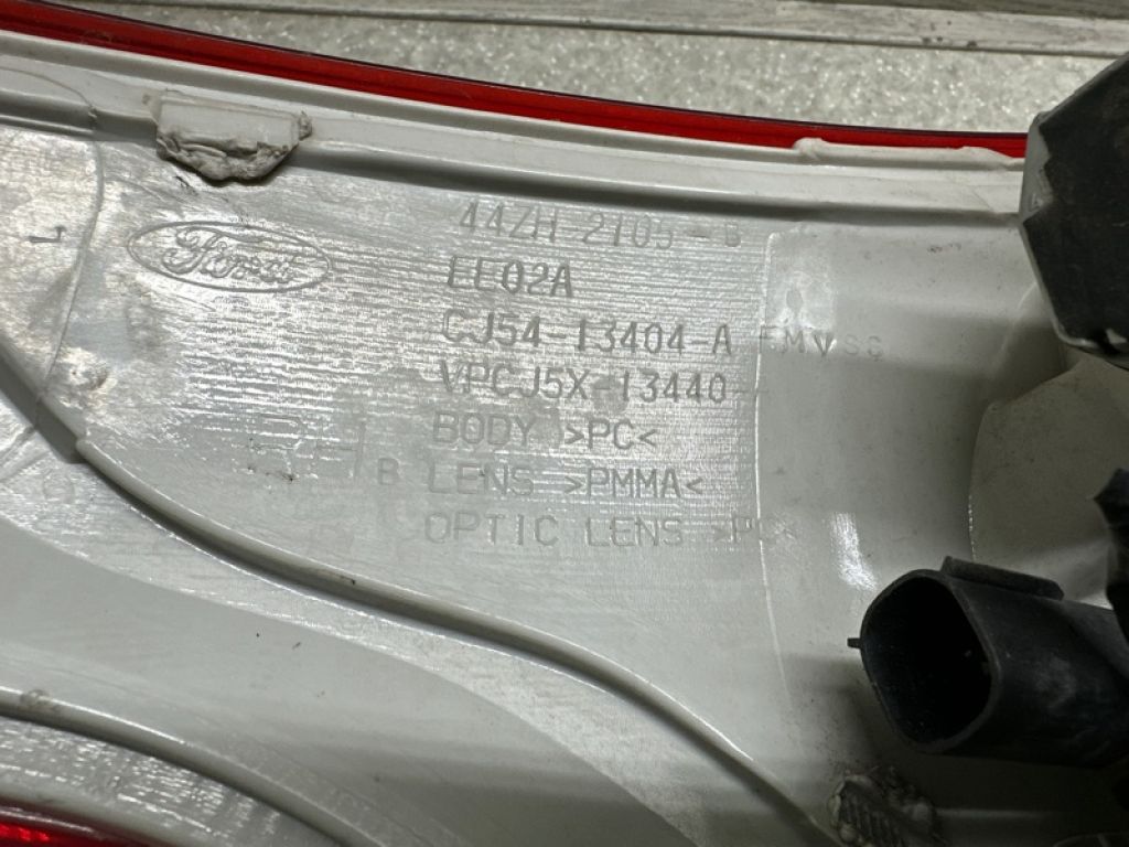 CJ5Z-13404-B | Ліхтар зовнішній прав. FORD ESCAPE 12-19 - Фото 7