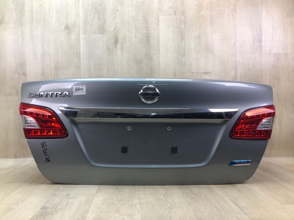 H43003SGMA | Кришка багажника NISSAN SENTRA B17 12-21 - Фото 2