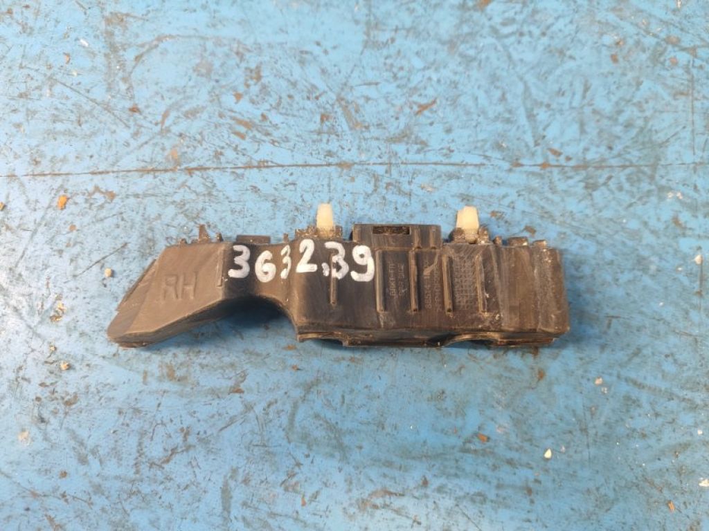 86514-1R000 | Кронштейн переднього бампера прав. HYUNDAI ACCENT RB 10-