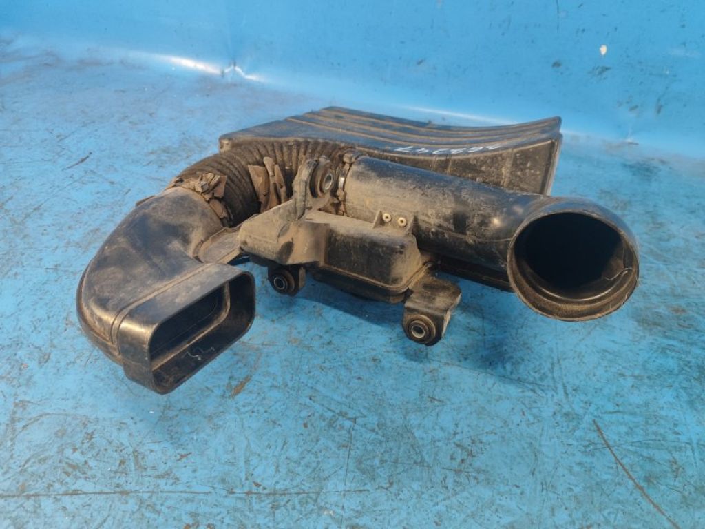 28190-2V100 | Резонатор повітряного фільтра HYUNDAI VELOSTER 11-18 - Фото 2