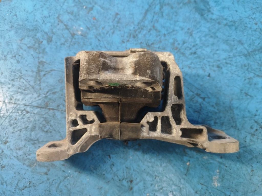 AV6Z-6038-A | Подушка двигуна прав. FORD FOCUS 10-18 - Фото 3