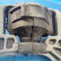 AV6Z-6038-A | Подушка двигуна прав. FORD FOCUS 10-18 - Прев'ю 6