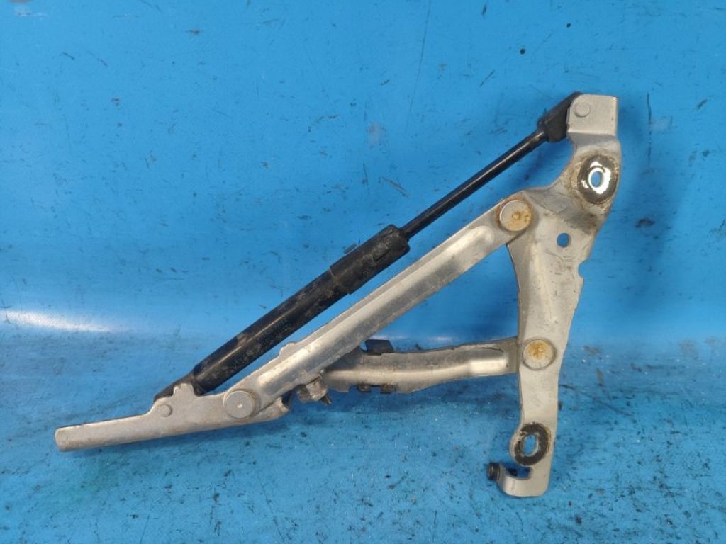 BBM4-52-720A | Петля кришки багажника лів. MAZDA 3 BL 09-13 - Фото 2