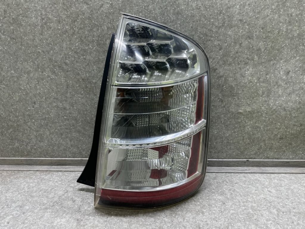81551-47100 | Ліхтар зовнішній прав. TOYOTA PRIUS - 20 03-11