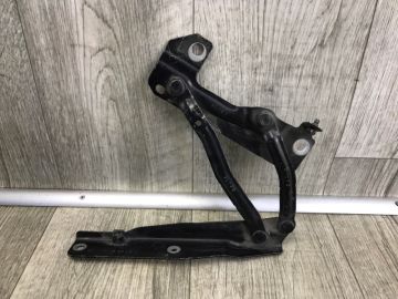 Петля капоту лів. JEEP PATRIOT 10-17