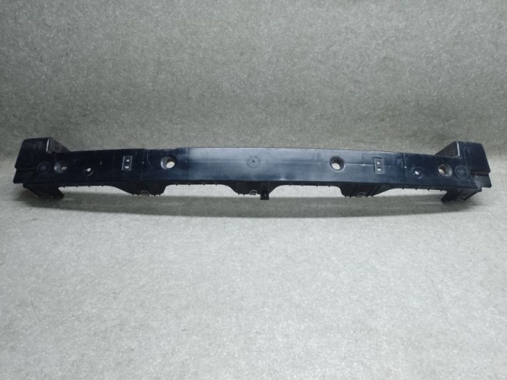 CJ5Z-8A284-C | Кронштейн решітки радіатора FORD ESCAPE 12-19