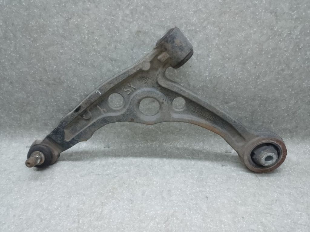 68245041AC | Рычаг передней подвески нижний лев. FIAT 500 (312/FF) 07-19