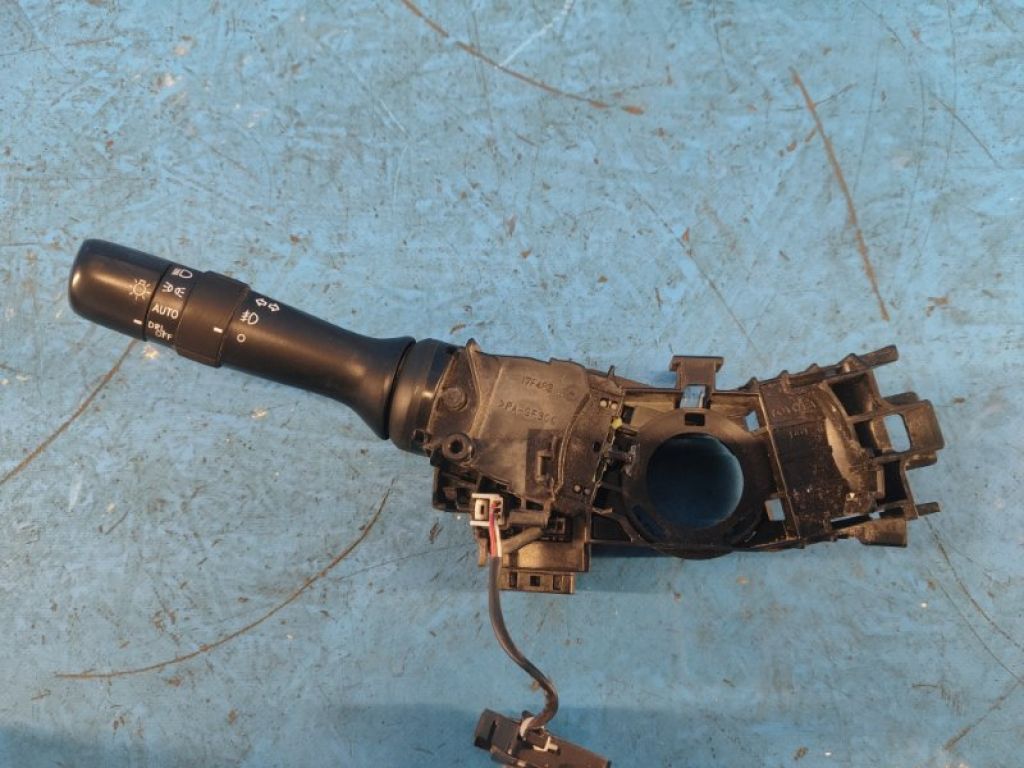 84140-48190 | Підрульовий перемикач лів. LEXUS HS250H (ANF10) 09-12