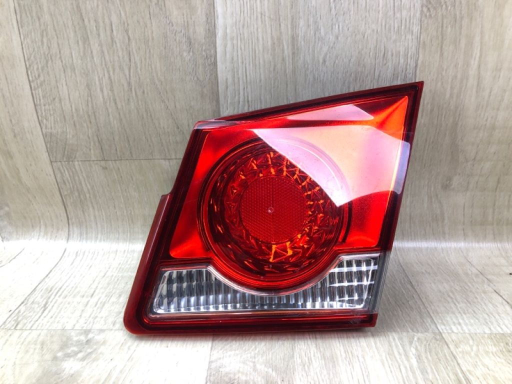 95389372 | Ліхтар внутрішній прав. CHEVROLET CRUZE 08-15