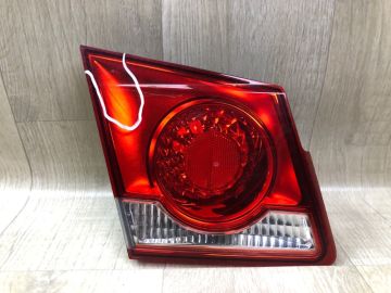 Ліхтар внутрішній лів. CHEVROLET CRUZE 08-15