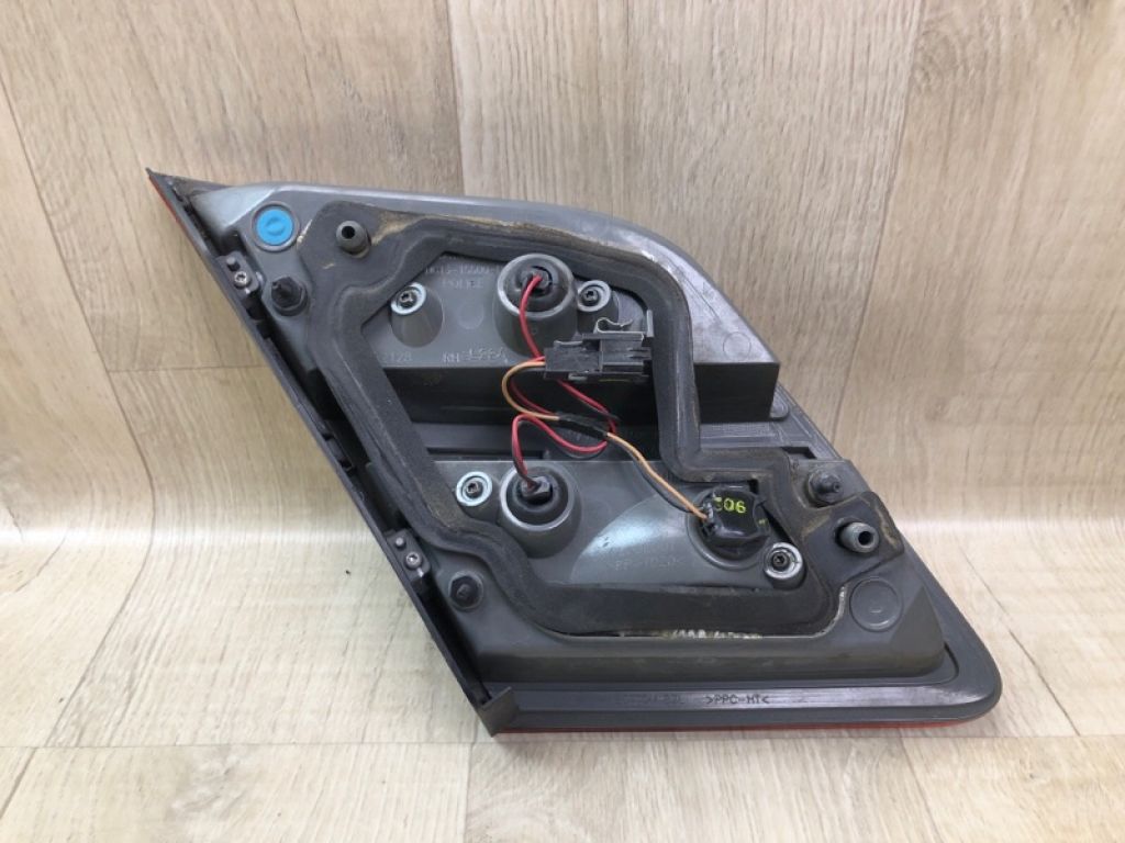 DG1Z-13404-L | Ліхтар внутрішній прав. FORD TAURUS 10-19 - Фото 2