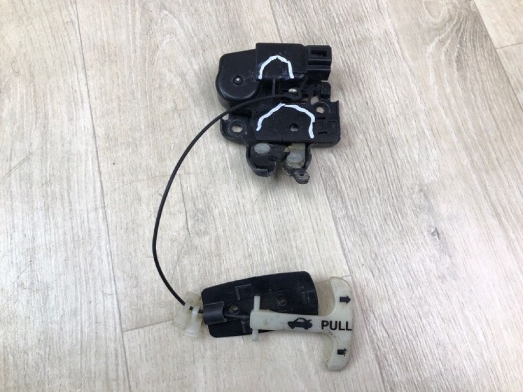 846309N00A | Замок кришки багажника NISSAN MAXIMA A35 08-15