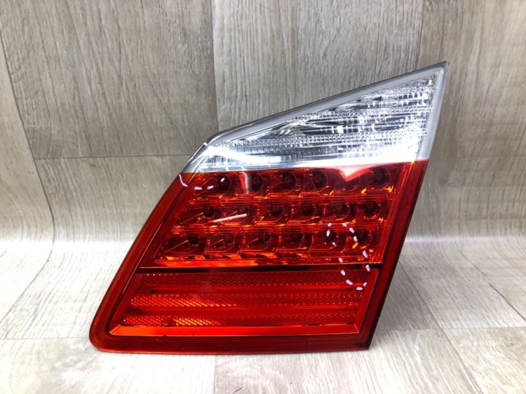 924043M050 | Ліхтар внутрішній прав. HYUNDAI GENESIS SEDAN 08-13