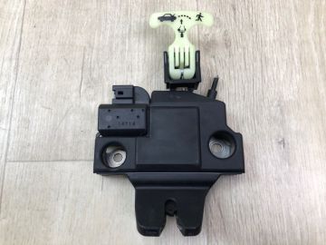 Замок кришки багажника TOYOTA CAMRY 55 14-17