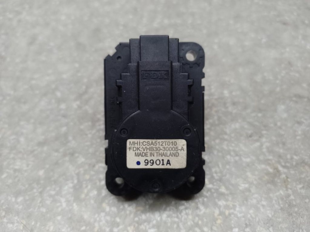 7820A080 | Моторчик заслонки печки MITSUBISHI OUTLANDER XL 05-13 - Фото 2