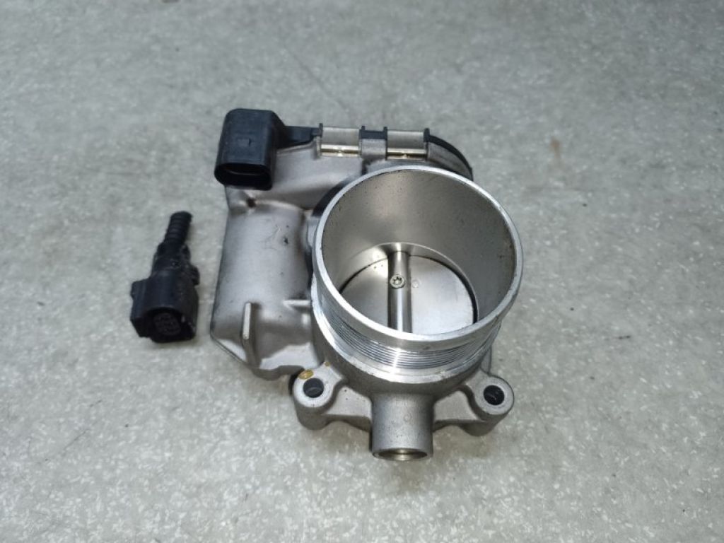 06K133062D | Дросельна заслінка VOLKSWAGEN PASSAT B7 11-15