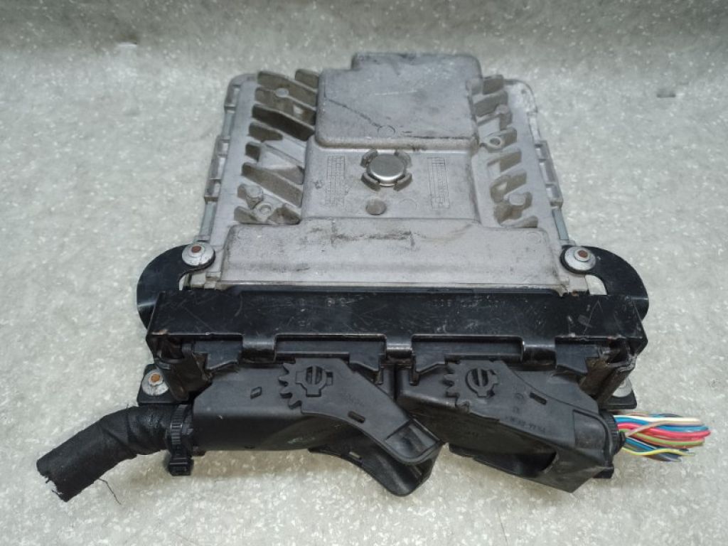 06K906070J | Блок керування двигуном VOLKSWAGEN PASSAT B7 11-15