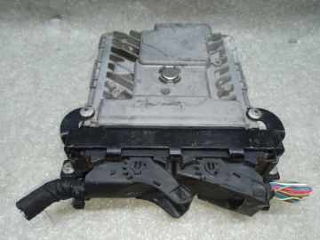 Блок керування двигуном VOLKSWAGEN PASSAT B7 11-15