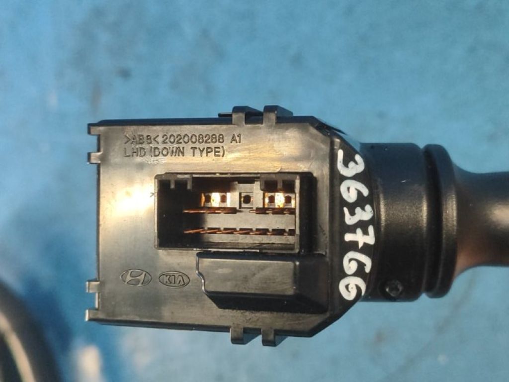 93420-1U000 | Подрулевой переключатель прав. HYUNDAI SONATA YF 10-14 - Фото 3