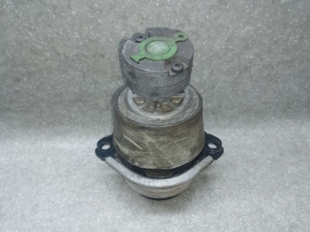 7L8199131A | Подушка двигателя прав. AUDI Q7 05-15