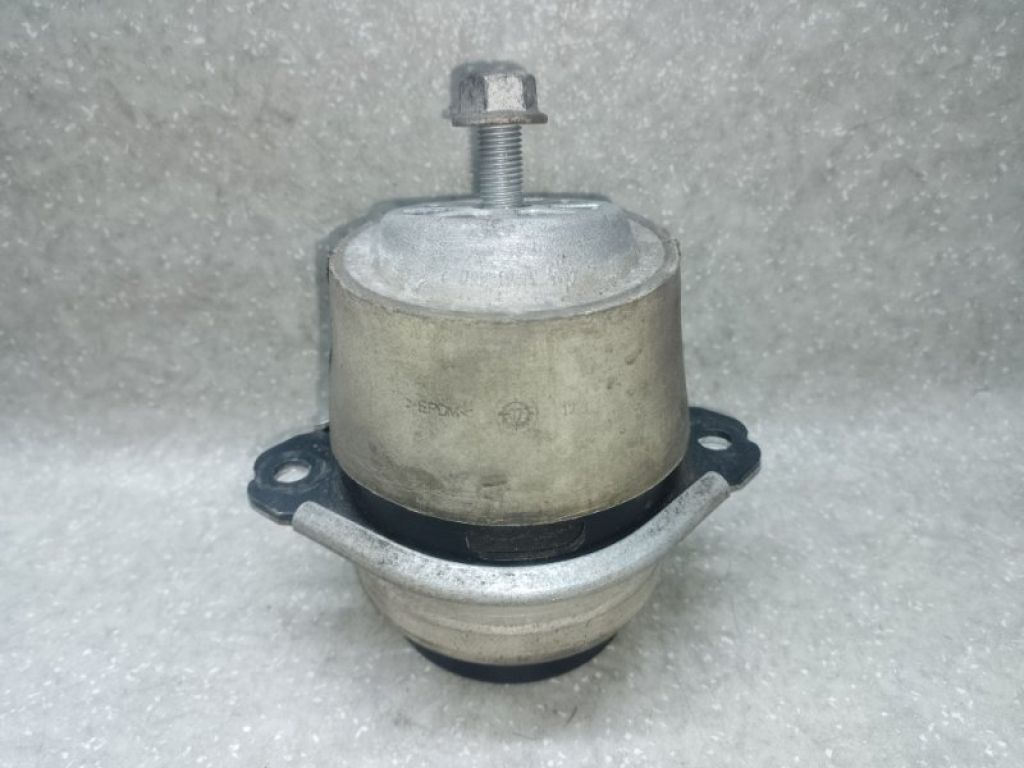 7L8199131A | Подушка двигателя лев. AUDI Q7 05-15 - Фото 2