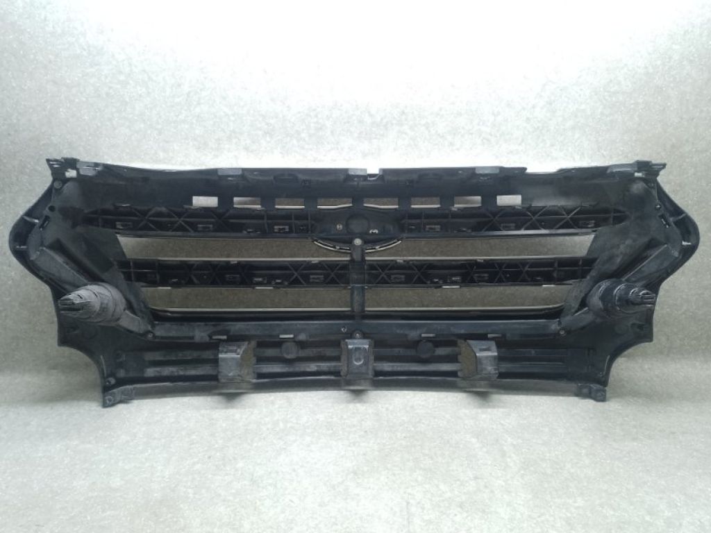 GJ5Z-8200-AA | Решітка радіатора FORD ESCAPE 12-19 - Фото 2