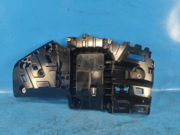 Кронштейн заднього бампера прав. BMW XM (G09) 23-