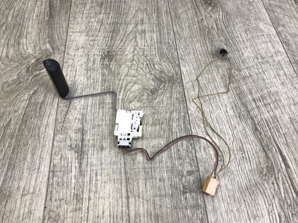 42081SC011 | Датчик рівня палива SUBARU LEGACY 09-15 BM - Фото 2