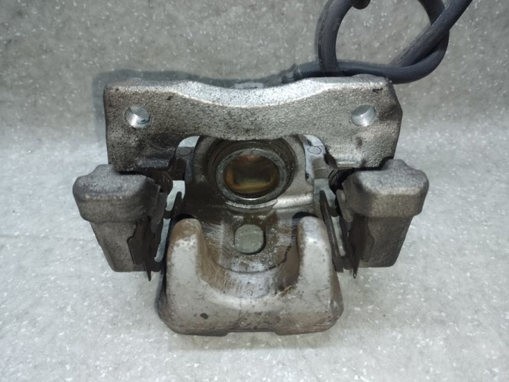 4785006110 | Супорт гальмівний задн. лів. TOYOTA CAMRY 55 14-17 - Фото 3