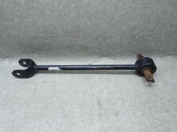Важіль задньої підвіски поздовжній лів. TOYOTA CAMRY 55 14-17