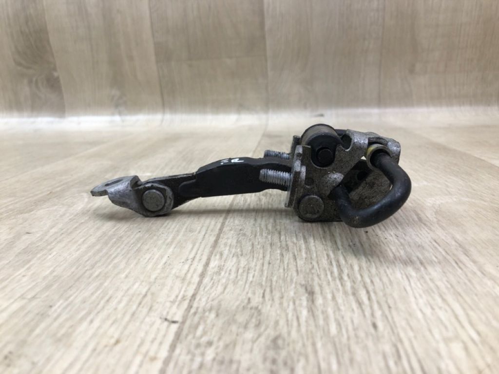 68070076AC | Ограничитель двери передн. FIAT 500 (312/FF) 07-19 - Фото 4