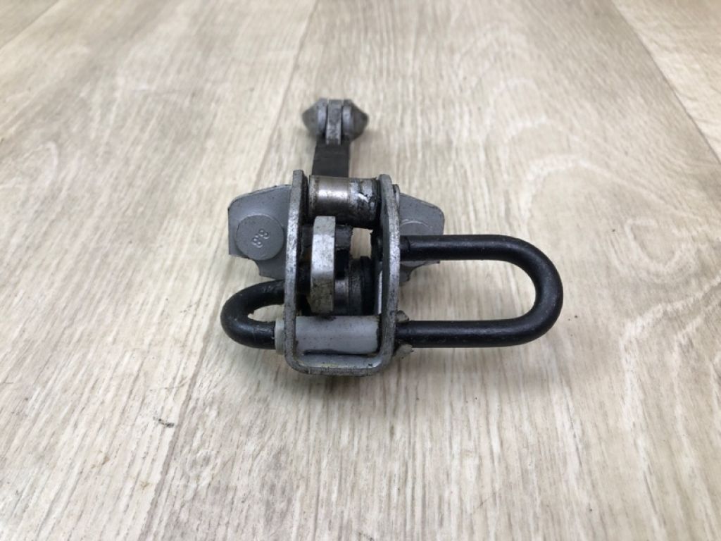 68070076AC | Ограничитель двери передн. FIAT 500 (312/FF) 07-19 - Фото 5