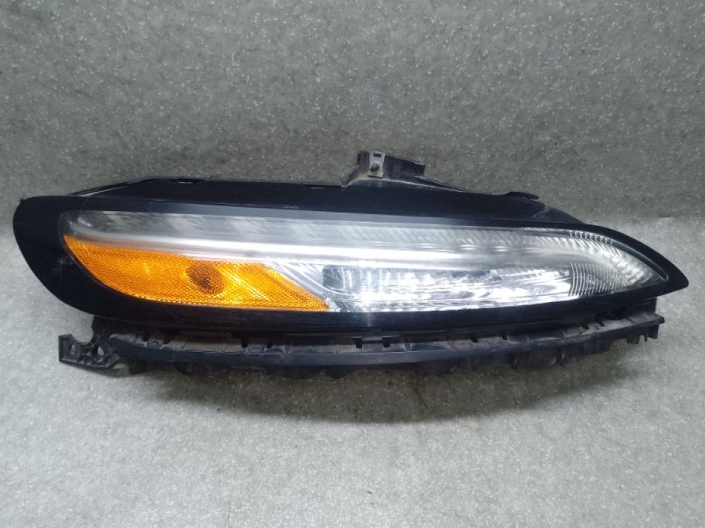 68157102AD | Денний ходовий вогонь прав. JEEP CHEROKEE 14-