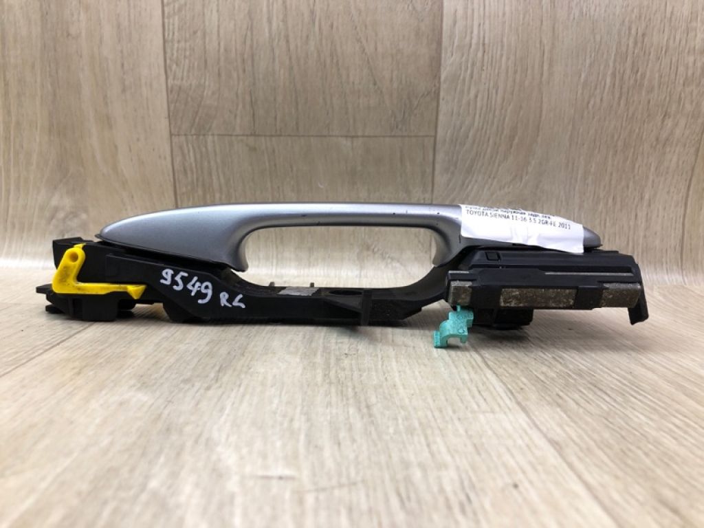6923008040B2 | Ручка двері зовнішня задн. лів. TOYOTA SIENNA 11-16 - Фото 2
