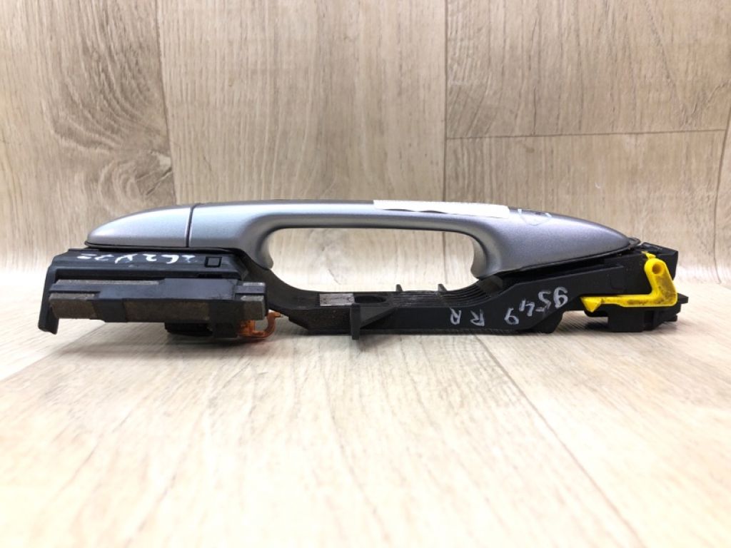 6923008040B2 | Ручка двері зовнішня задн. прав. TOYOTA SIENNA 11-16 - Фото 2