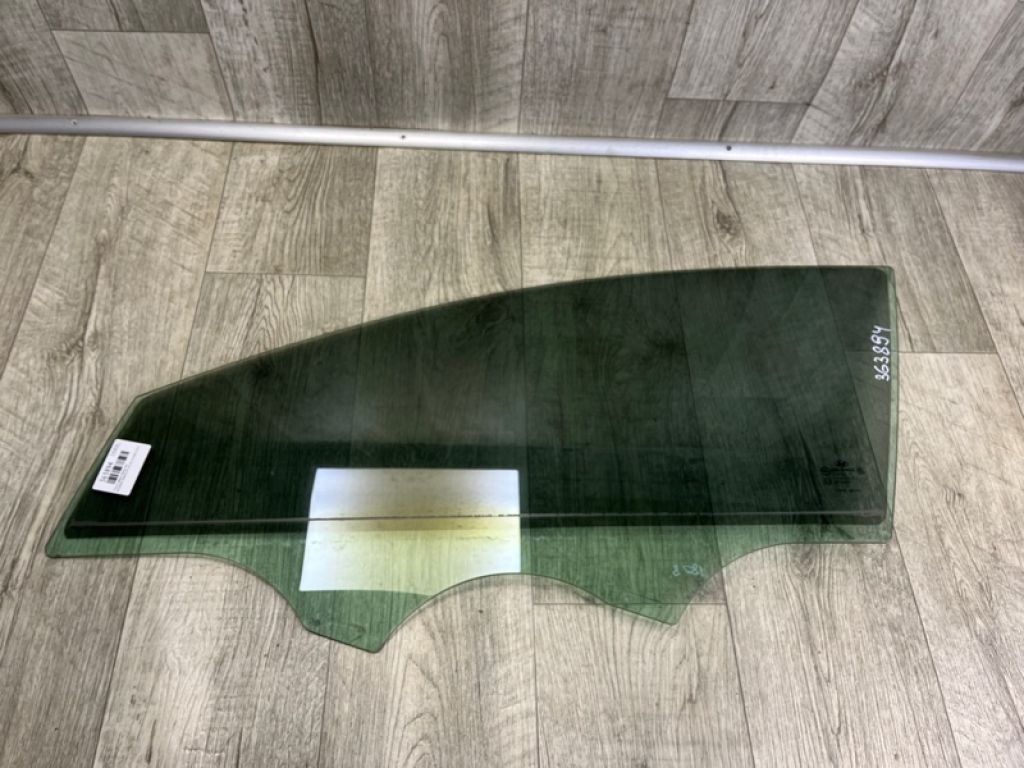 824113S010 | Стекло двери передн. лев. HYUNDAI SONATA YF 10-14