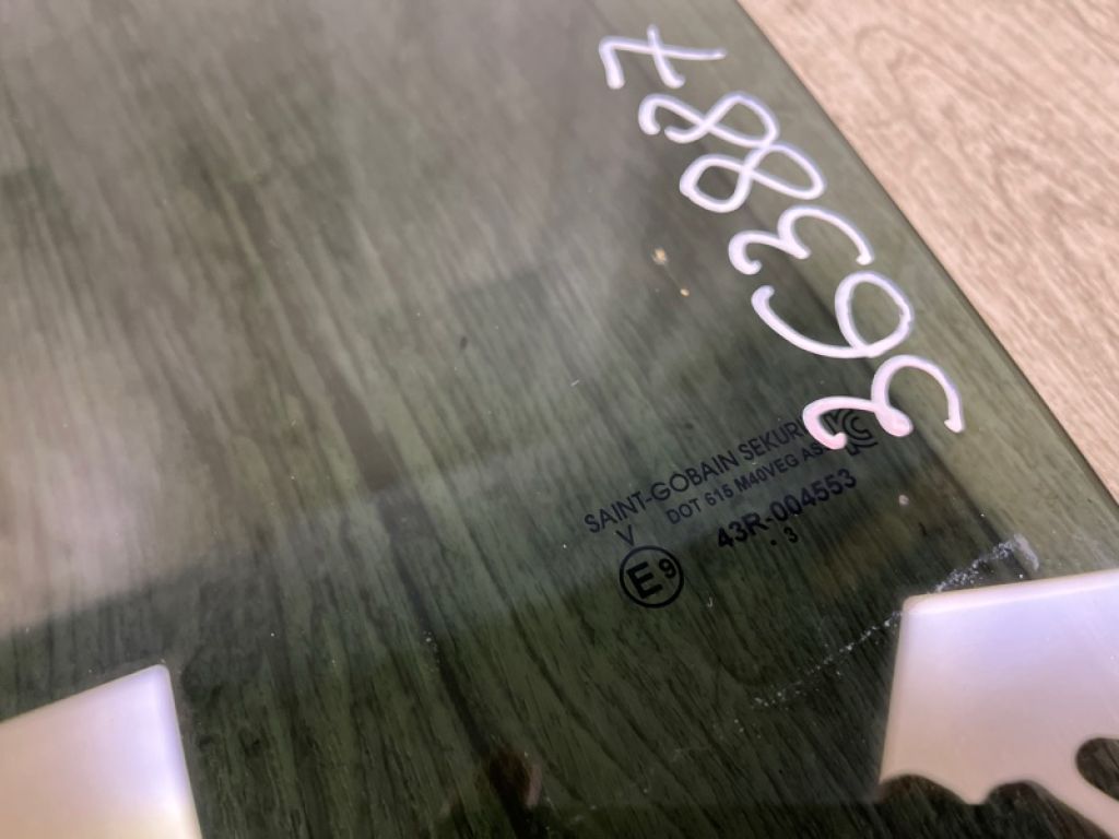 82301-5NA2A | Скло дверей задн. лів. INFINITI QX50 18- - Фото 2