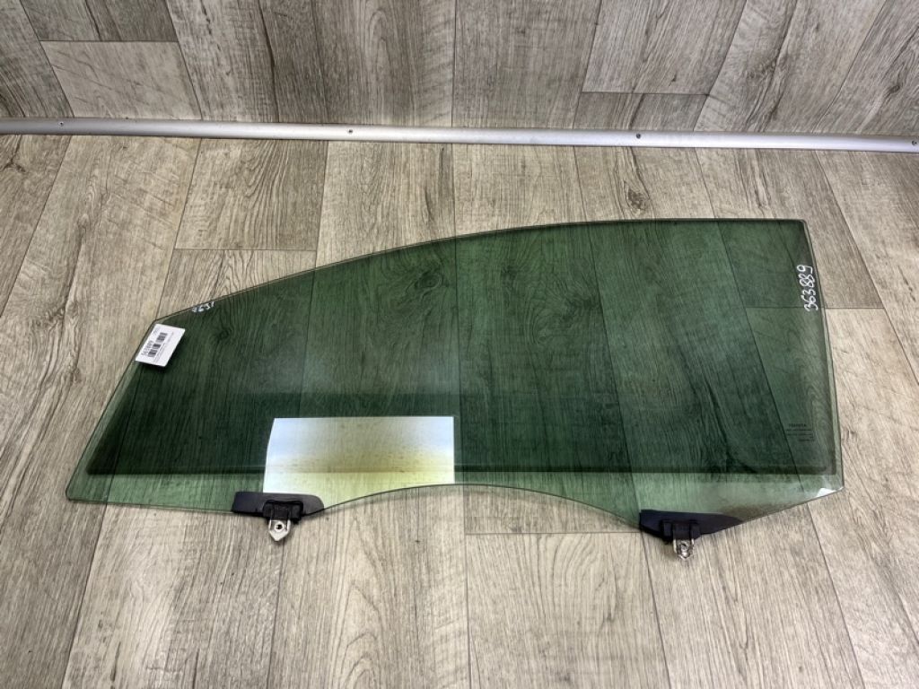 681020T010 | Скло дверей передн. лів. TOYOTA VENZA 09-16