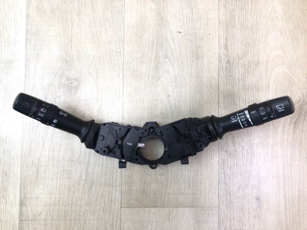 93400-2V030 | Подрулевой переключатель HYUNDAI VELOSTER 11-18